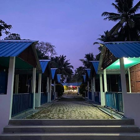 Blue Sea Restaurant & Bungalows Sitapur Екстериор снимка