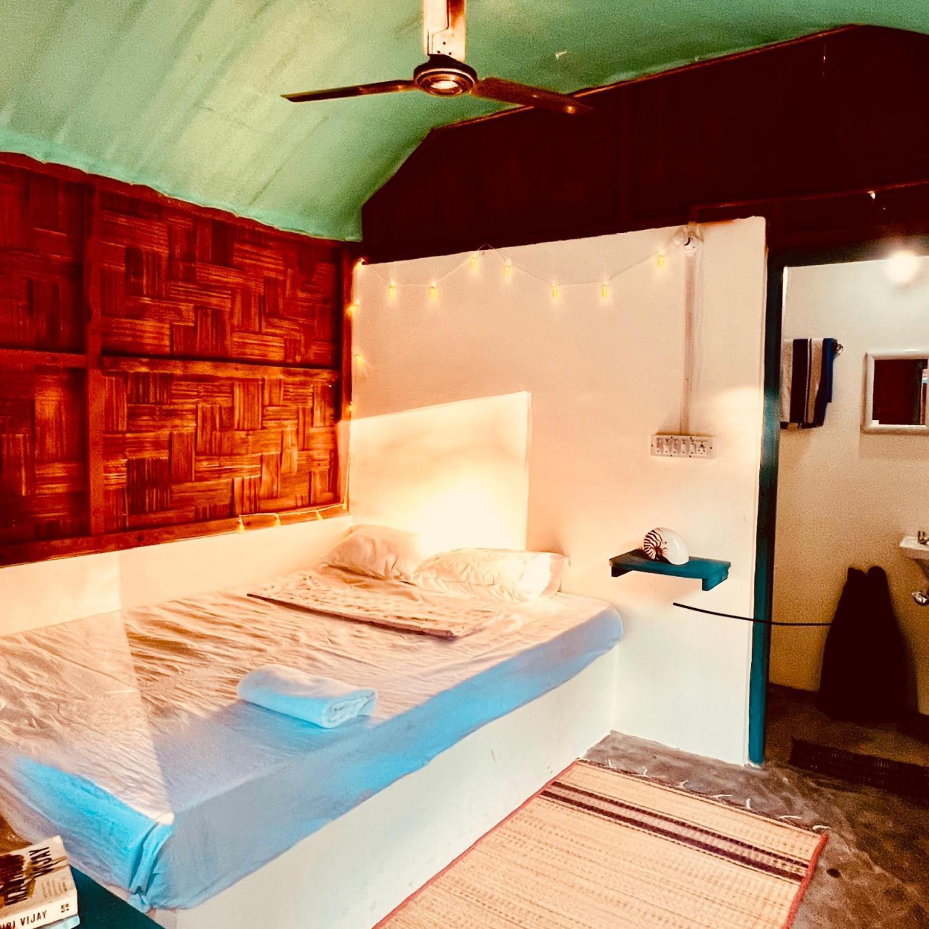 Blue Sea Restaurant & Bungalows Sitapur Екстериор снимка