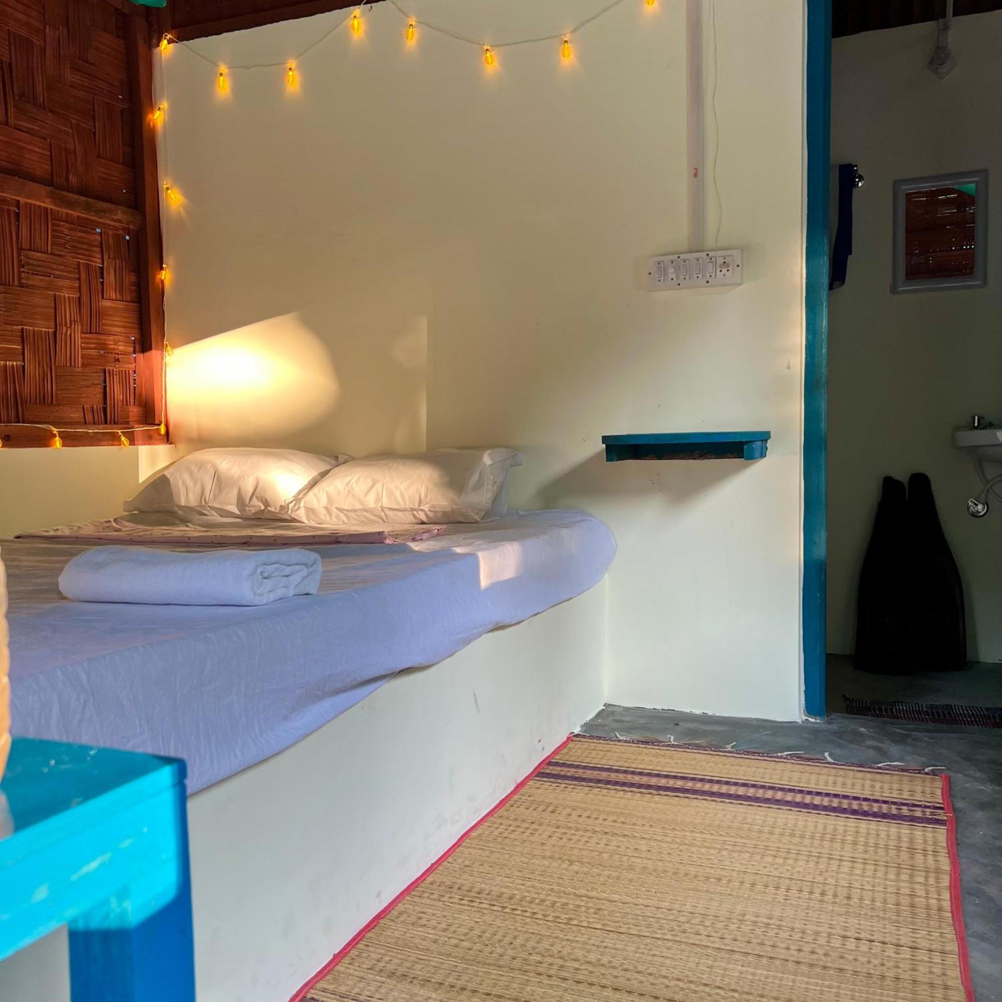 Blue Sea Restaurant & Bungalows Sitapur Екстериор снимка