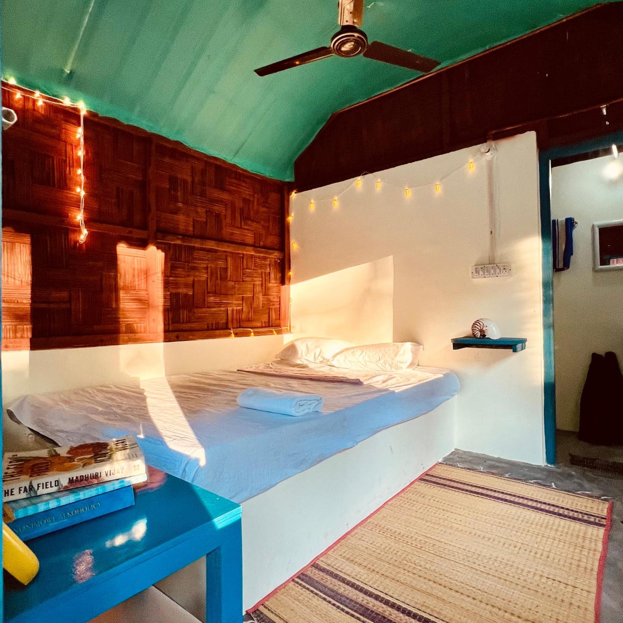 Blue Sea Restaurant & Bungalows Sitapur Екстериор снимка